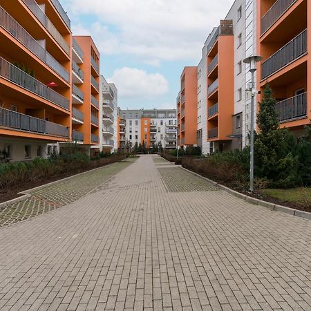 Wilczak Apartment With Free Garage Poznan By Noclegi Renters Poznań Exterior foto