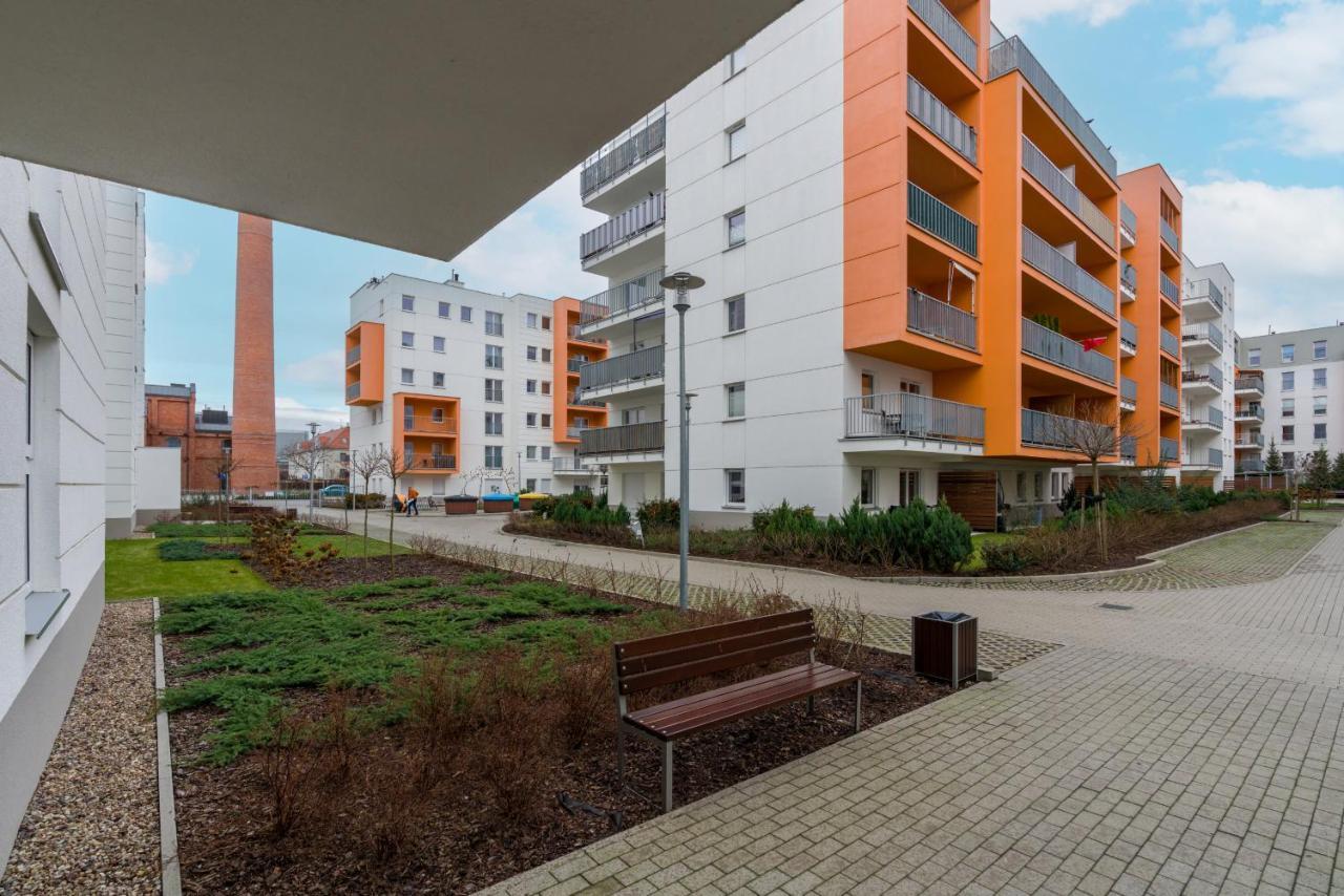 Wilczak Apartment With Free Garage Poznan By Noclegi Renters Poznań Exterior foto
