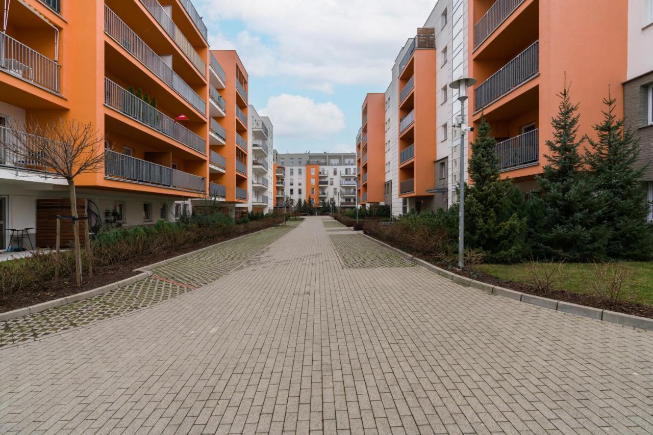Wilczak Apartment With Free Garage Poznan By Noclegi Renters Poznań Exterior foto