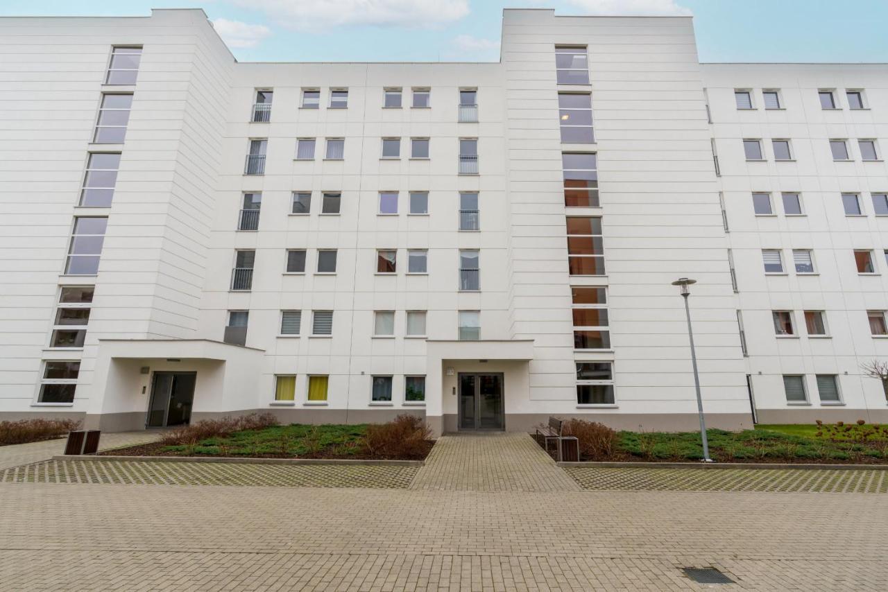 Wilczak Apartment With Free Garage Poznan By Noclegi Renters Poznań Exterior foto